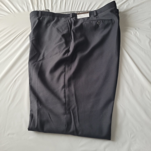 Man's full suite. - Picture 9 of 11